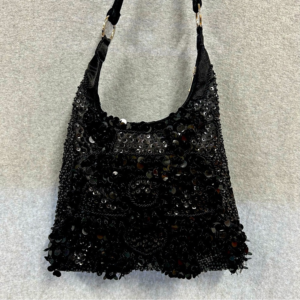 Sequin Evening bag!Beautiful preowned shoulder bag.